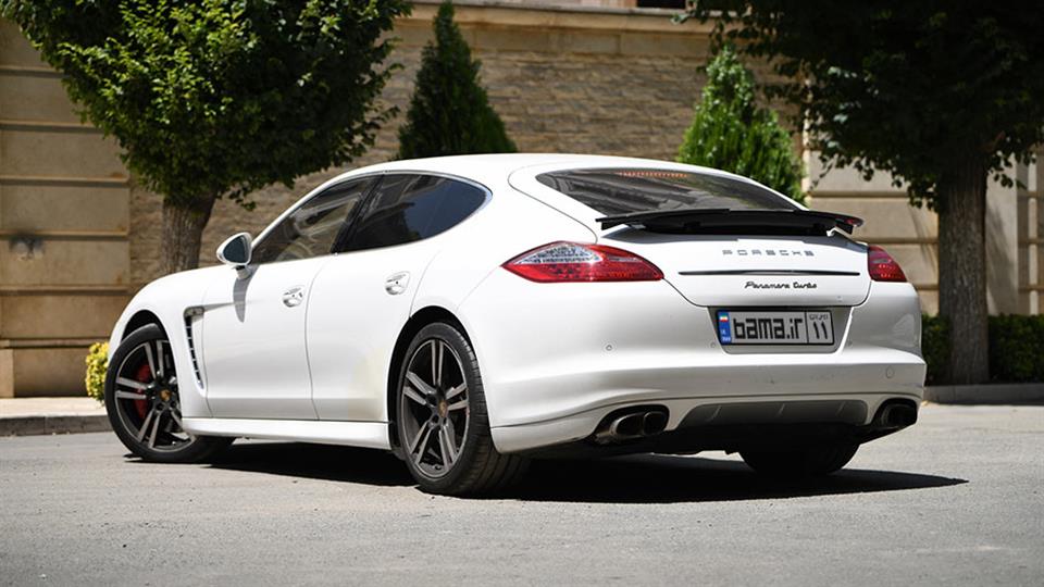 طراحی نمای عقب پورشه پانامرا توربو